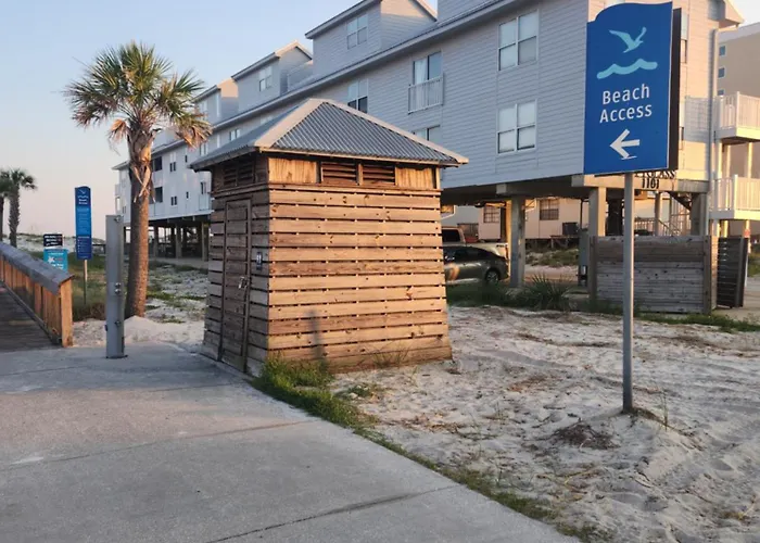 Walk To Beach-sleeps 8-pool-king Suite-family Condo-beach Chairs * Gulf Shores