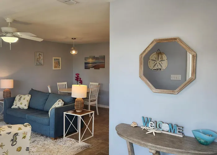 Walk To Beach-sleeps 8-pool-king Suite-family Condo-beach Chairs Gulf Shores