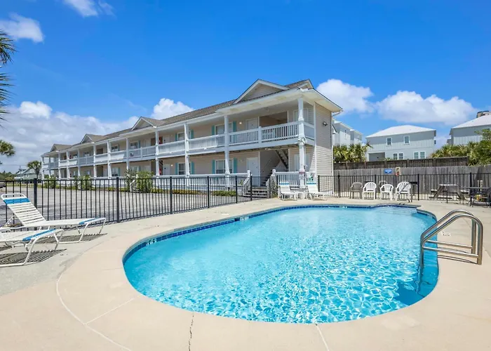 Walk To Beach-sleeps 8-pool-king Suite-family Condo-beach Chairs Gulf Shores