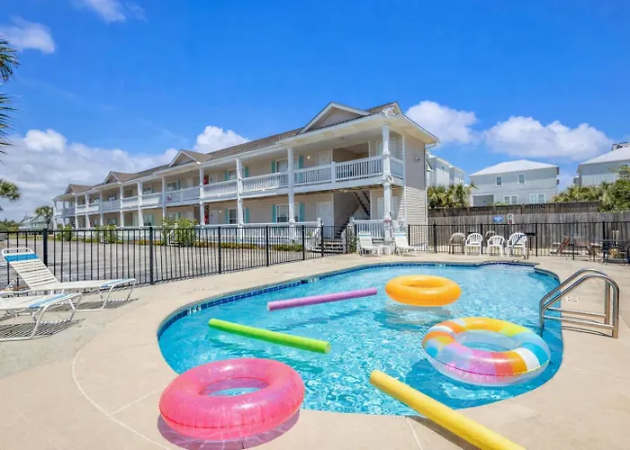 Holiday home Walk To Beach-sleeps 8-pool-king Suite-family Condo-beach Chairs Gulf Shores