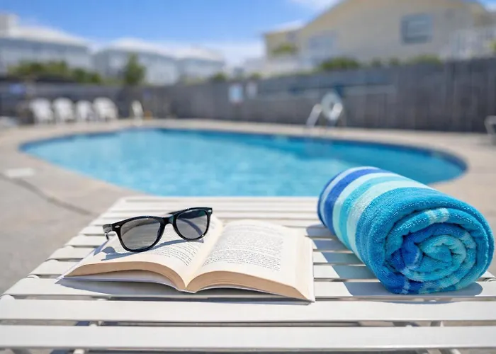 Walk To Beach-sleeps 8-pool-king Suite-family Condo-beach Chairs Gulf Shores